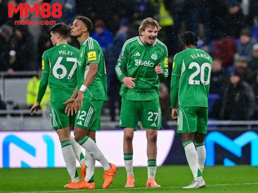 Newcastle vừa giành chiến thắng ấn tượng với tỉ số 4-1 trước Everton (Ảnh: ESPN)